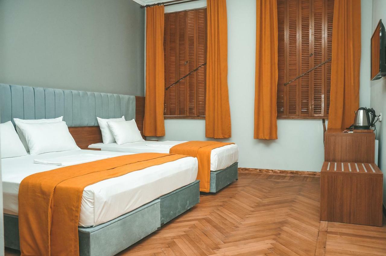 Palm Hotel Batumi Exterior photo